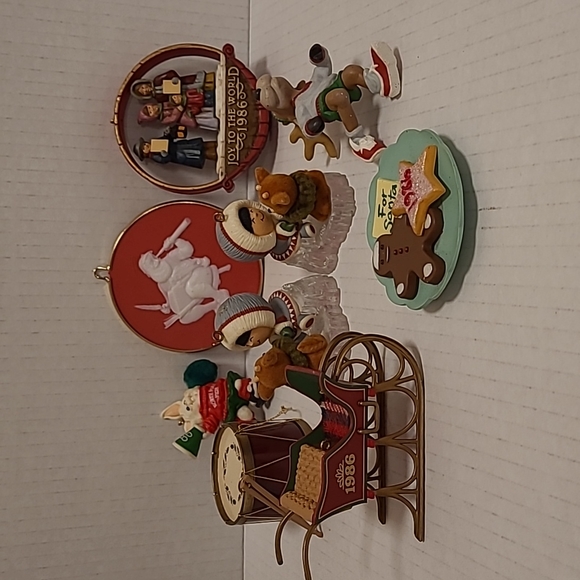Set of 9 Vintage 1986 Hallmark Keepsake Christmas Ornaments - Picture 14 of 14